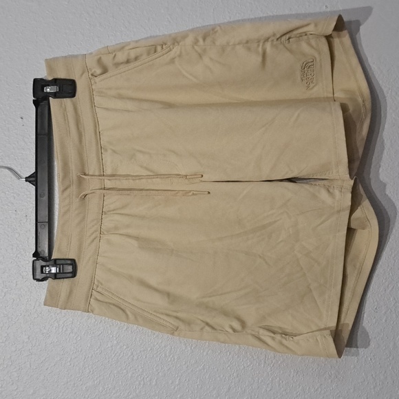 THE NORTH FACE Women's Aphrodite Motion Bermuda Short - Picture 8 of 12